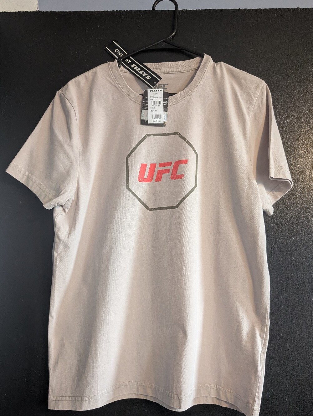 UFC Tee Shirt Men BNWT Short Sleeve Shirt